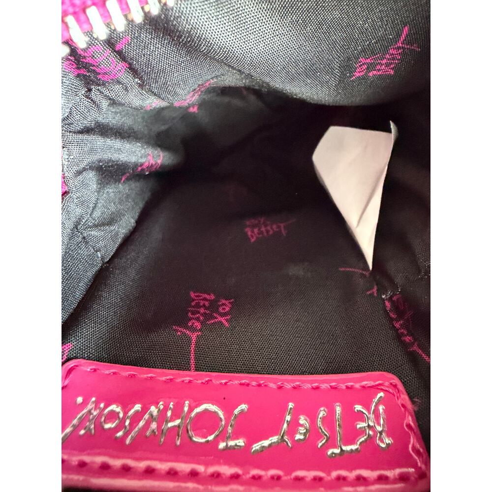 Betsey Johnson Kitsch Bear Necessity Gummy Bear Crossbody - Picture 7 of 7